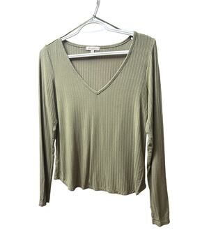 Preloved-S-Wonderly Ribbed V-Neck